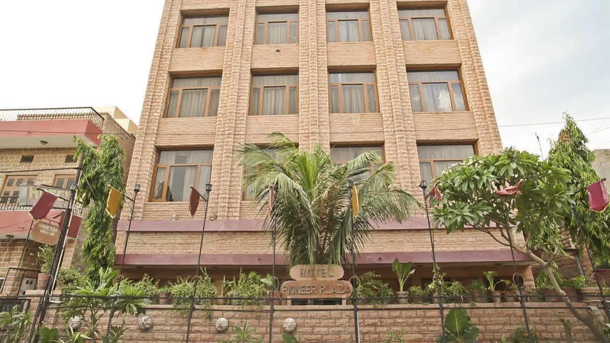 Oyo 9900 Hotel Pioneer Plaza جودبور المظهر الخارجي الصورة